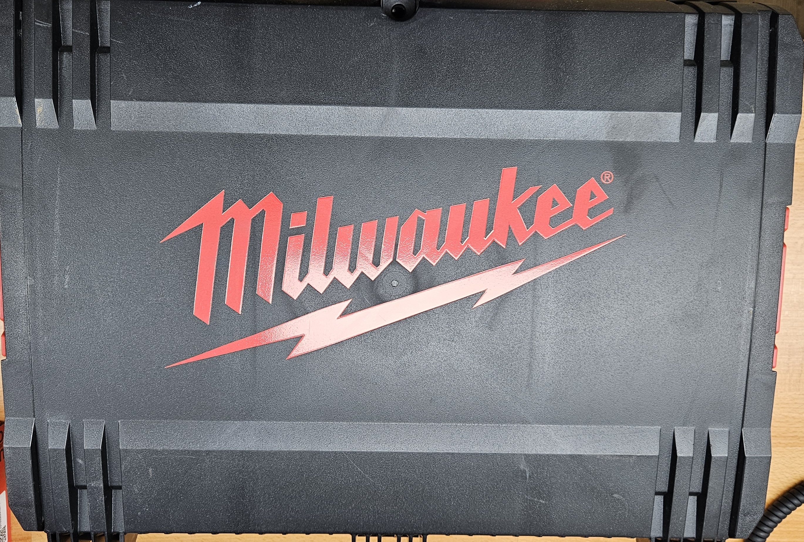 Milwaukee HD28AG115-502X Akku-Winkelschleifer