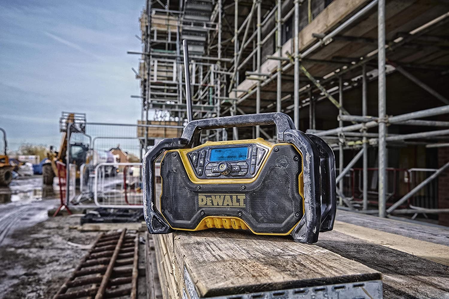 DeWalt DCR029 Akku- u. Netz-Radio (DAB+/Bluetooth) ohne Ladefunktion